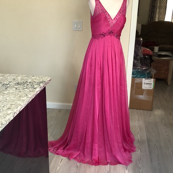 Super full chiffon with sheer bodice - Picture 6 of 16